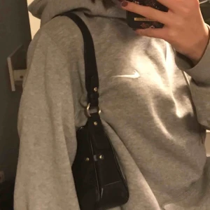  - Super snygg och trendiga väska från LYN köpt för 800 kr. Använd fåtal gånger 