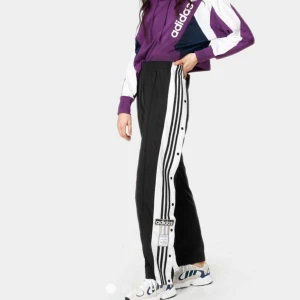  - Adidas byxor, 300 + frakt