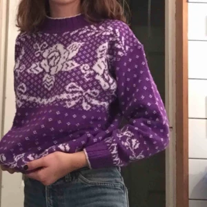  - En super fin tröja som inte är stickig eller på något sätt obehagligt att ha på sig!  Den ligger i min garderob och inte används därför väljer jag att sälja den! 🌟💜