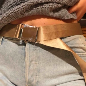  - Bälte från Bik Bok! Frakt kan tillkomma, kan också mötas upp i Stockholm.