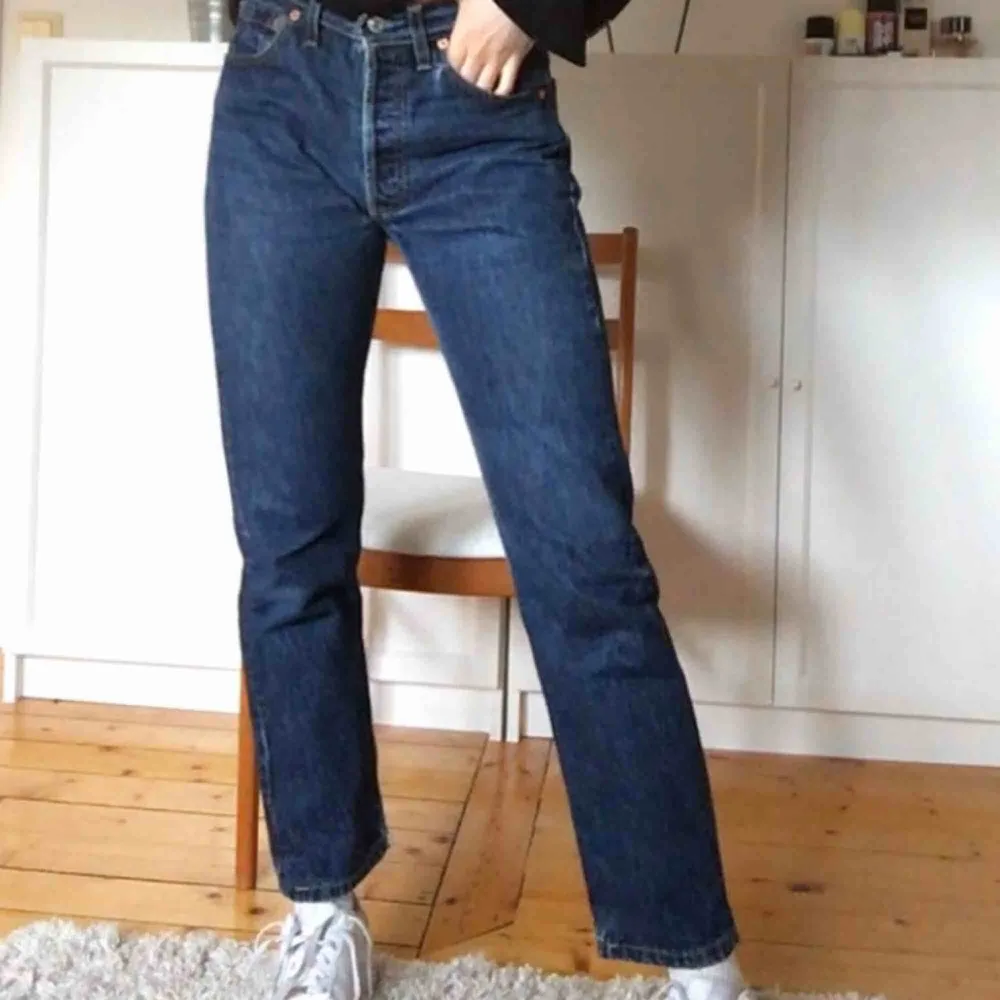 Supersnygga vintage Levi’s 501or!  Köparen står för frakten. OBS! Små i storleken, skulle säga att de är ca W27/28. Jeans & Byxor.