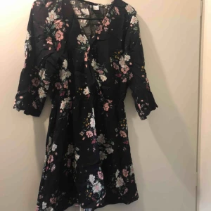  - Klänningen är använd en gång