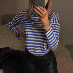  - fin randig tröja strl s, 120kr🌟🌩