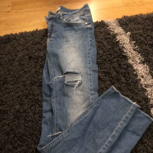  - Jeans från Gina Tricot endast använda 1 gång!
