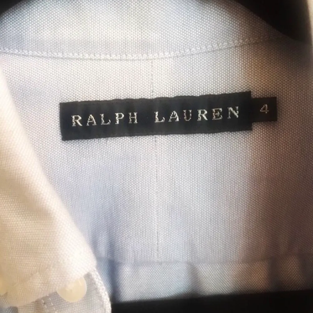 Helt ny stilren skjorta från Ralph Lauren i storlek 34. Har aldrig använts då den inte passar mig. . Skjortor.