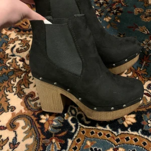 Klackar stl 37 - Sköna klackar! Aldrig använda 