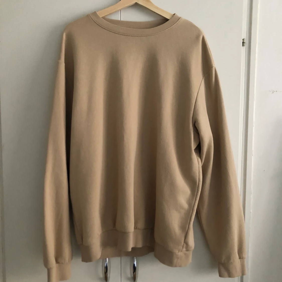 beige hm sweatshirt i m - 90