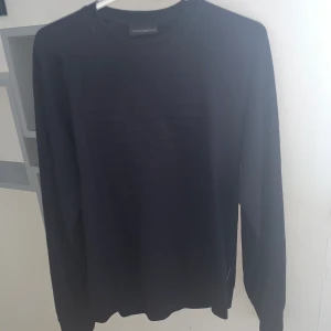 Armani tröja - Blå storlek medium