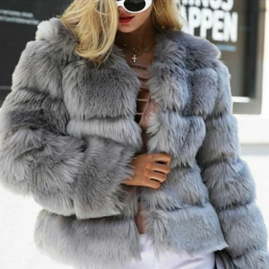 DM retro faux fur jacka - Faux fur jacka från DM retro. Nypris 1400 kr. Som ny, knappt använd. Fungerar för både S o M