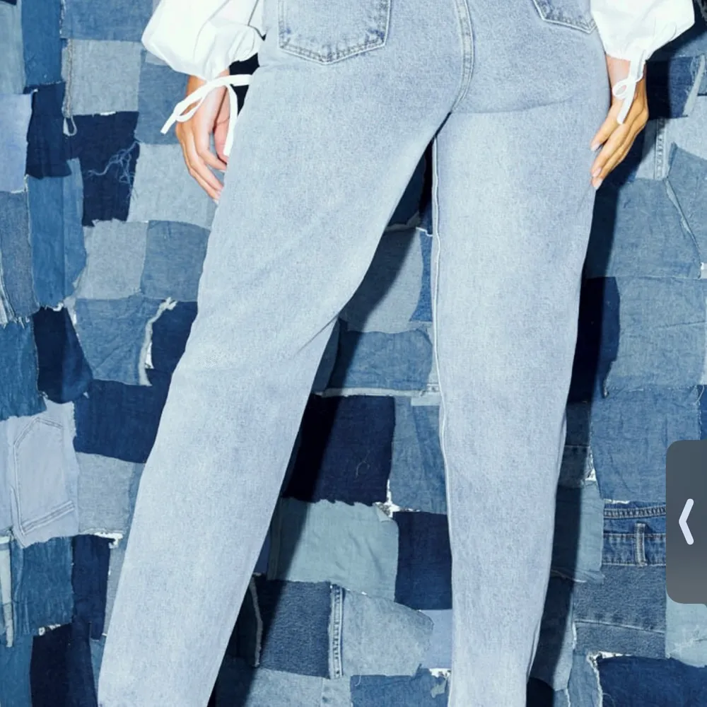 Blå jeans aldrig använda säljer princess grund av storlek. Jeans & Byxor.