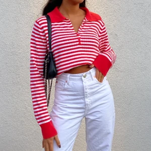 randig tröja - jättefin randig tröja köpt second hand💓💓 aldrig använd! 