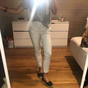  - Fin, dina byxor från Zara! Aldrig använda. Nypris 399. 