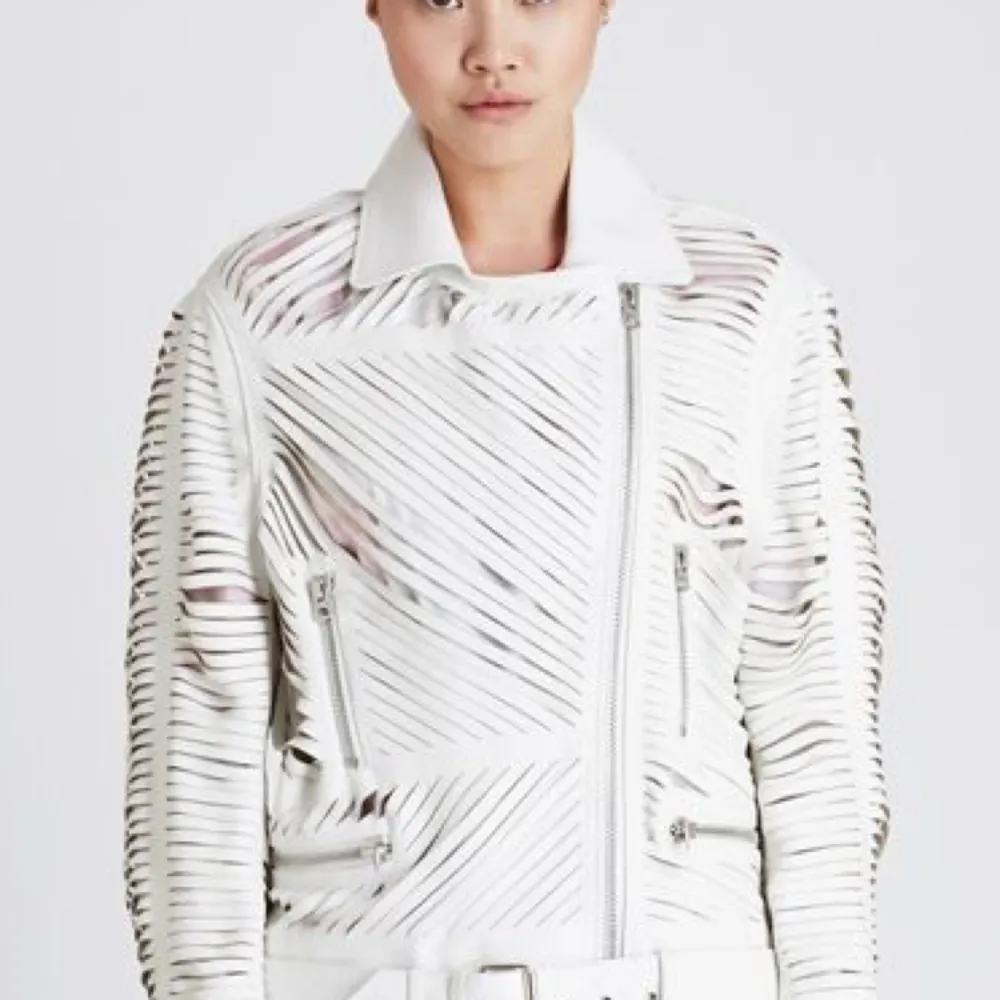 Acne Studios ”Mason” Leather Jacket. Laser cut white leather jacket in women size 36.  Only used a few times.   Original price was €2000.. Jackor.