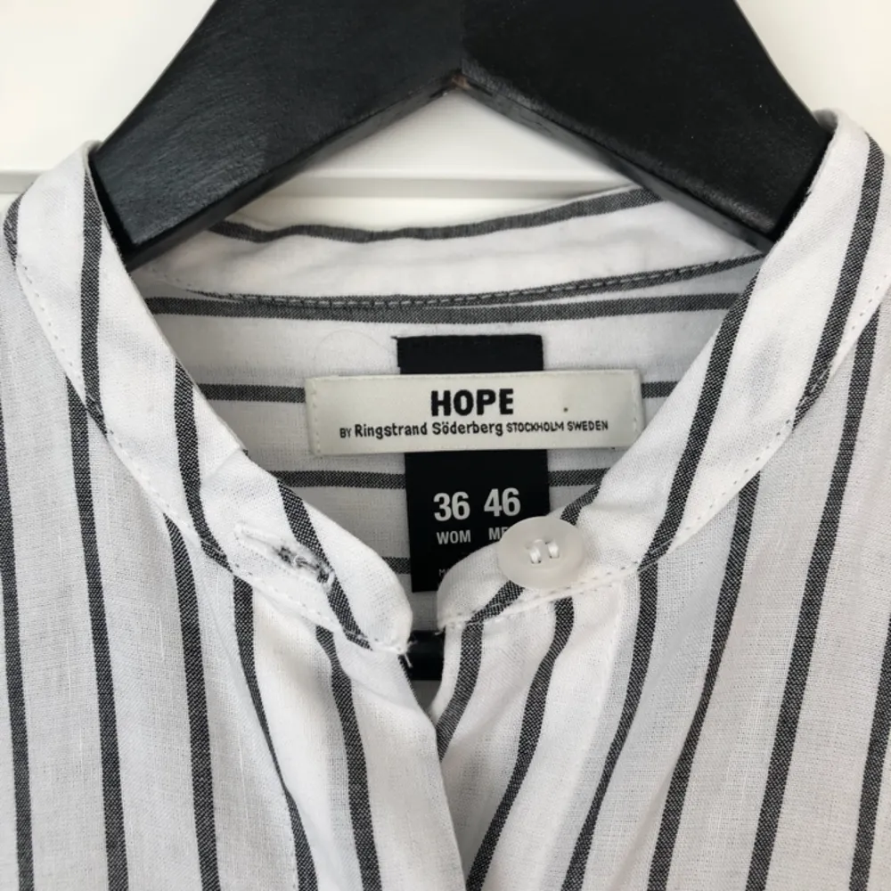 Skjorta från Hope . Använd 3-4 gånger bra skicket . Skjortor.