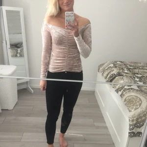  - En fin topp säljes då den inte används längre🌸 Köparen står för frakten. 