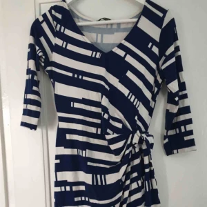  - Blå klänning från espirit