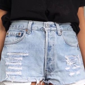  - Jeansshorts från Levis