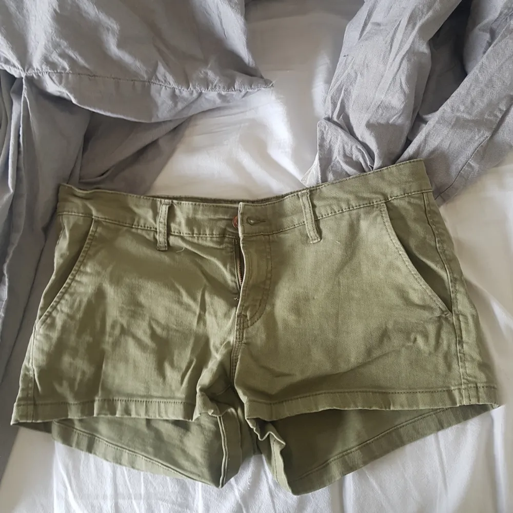 Fint skick från H&M  Storlek 40. Shorts.