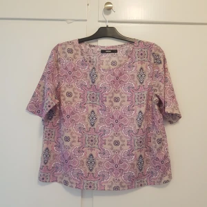  - Fint skick, använd vid fåtal tillfällen.  Inköpt på bokbok, storlek L