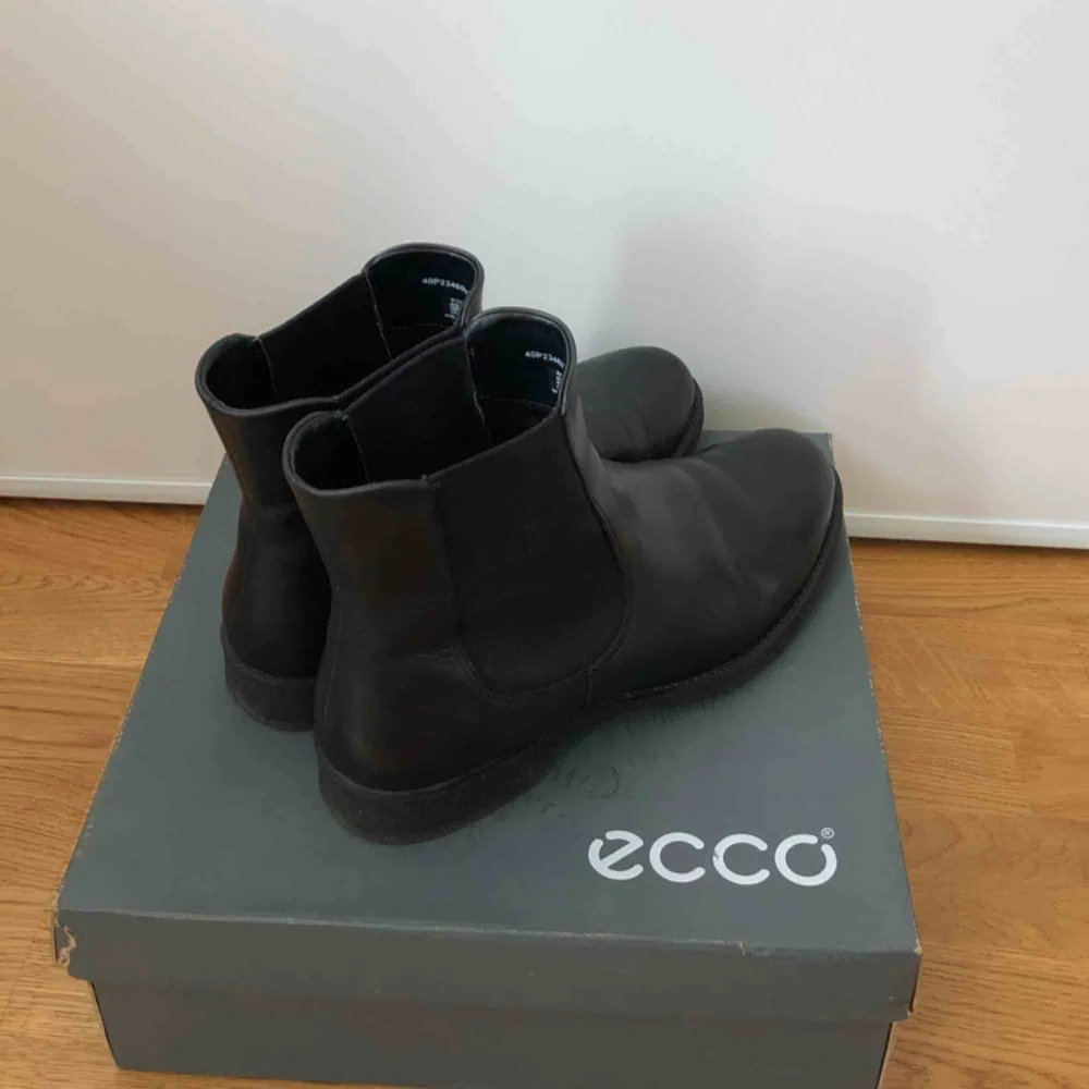 Leather Black Chelsea  Ecco Feet 26 sm Wool insole, warm and  very comfortable fall-winter boots. Good condition!. Skor.