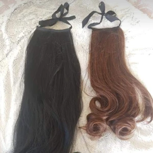  - Löshår hästsvans. Svart lång eller kortare brun. Den bruna är aldrig använd. 40 kr/st 