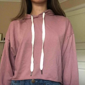  - Fashion Nova hoodie  Köparen står för frakten 🌟