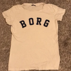 Björn Borg tröja - Budning på en Björn Borg tröja💗💗 börja från 100;- uppåt