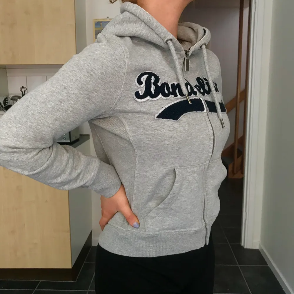 Fin luvtröja från bondelid . Hoodies.