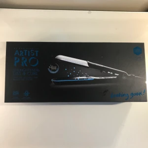 Plattång  - Säljer min jättefina plattång i originalförpackning då den inte kommer till användning längre. Jag har inget dåligt att säga om den här, den är i felfritt skick (endast texten på ovansidan som försvan när jag rengjorde den). Nypris:999 kr mitt pris:400 kr