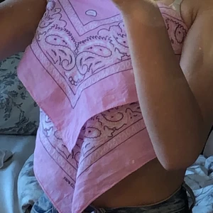 Rosa skarf - En jättefin rosa skarf jag ej använder!💘