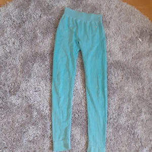Jätte bra träningsbyxor blåa - ALDRIG använda superbra skick helt nya!😍😫