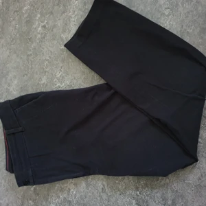 Tommy Hilfiger kostymbyxor - Storlek 46. Äkta såklart. Ankellängd 