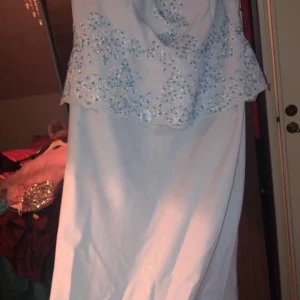 Klänning  - Säljer mi klänning