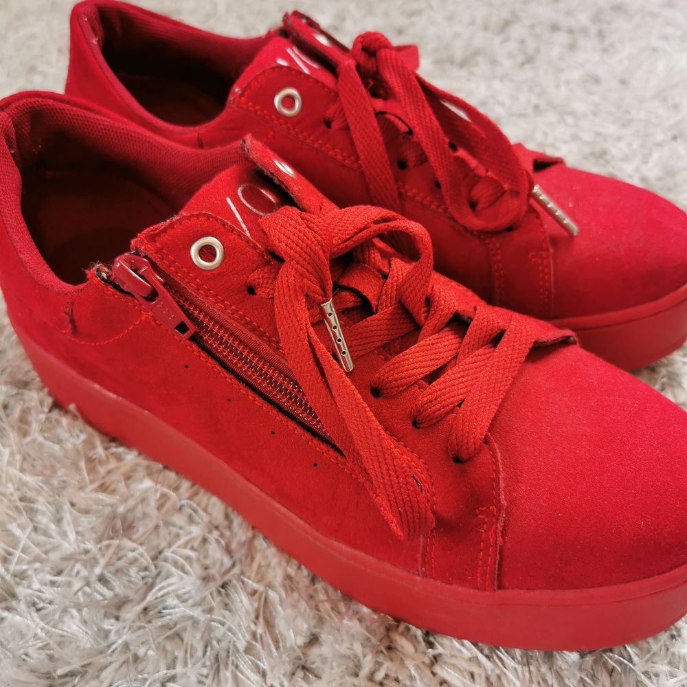 Röda skor från Vox - Vox Shoes | Plick Second Hand