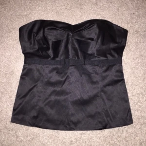  - Snygg topp från Saint Tropez i storlek L men den är snarare S/M