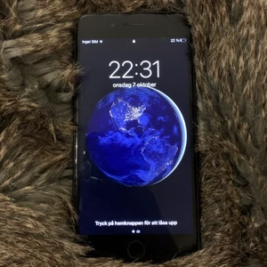Iphone 8 Plus - Köpt en ny mobil därav säljer jag! Den fungerar precis som en ny!