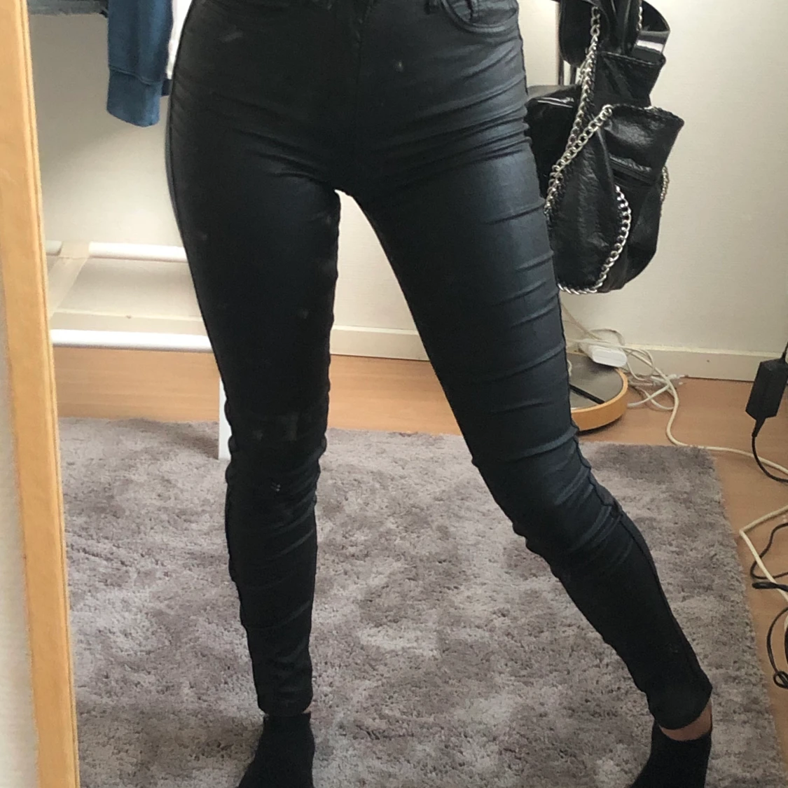 Svarta skinnbyxor - 90