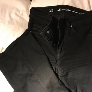 Bikbok jeans bootcut - Växt ur dessa jättefin passform