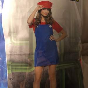 Mario klänning som jag använt en gång, perfekt nu till halloween! Köparen står för frakten #halloween 