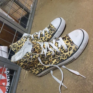 Skor - Leopardskor använda 1-2 gånger 