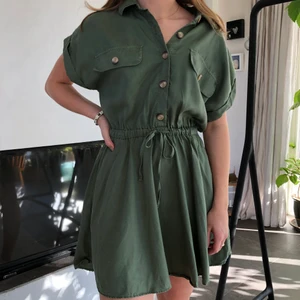 Klänning från Zara - Klänning från Zara, använd fåtal gånger. 