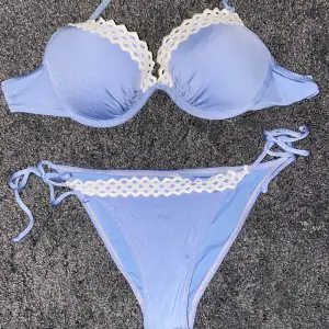 Säljer en blå bikini i storlek 36 för 30kr+frakt