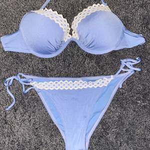 Säljer en blå bikini i storlek 36 för 30kr+frakt