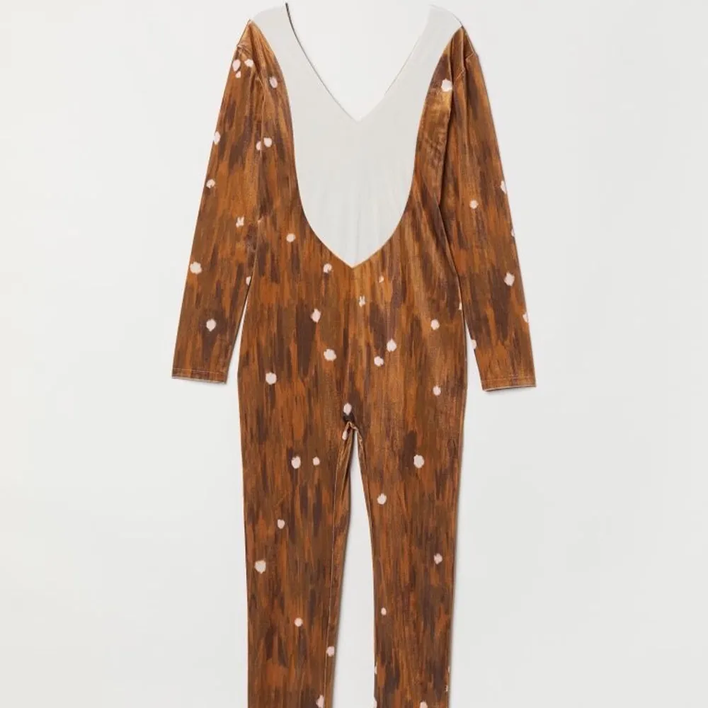 En rådjursdräkt som passar perfekt till halloween eller utklädnadsparty. Köptes på H&M förra året och är endast använd en gång. Är i storlek M.. Kostymer.