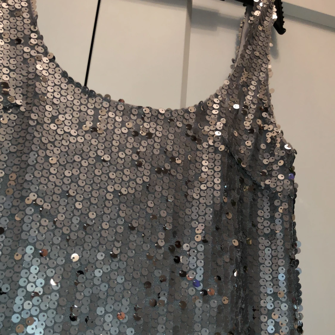 Grå klänning  - 91