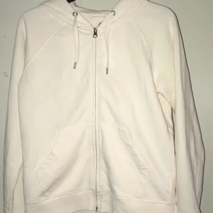 Vit Cubus kofta  - En vit Cubus kofta i bra sick, köparen står för frakten💕