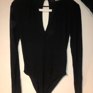BODY - Body från Bikbok!💜 ⛔️Köpre står för frakt.