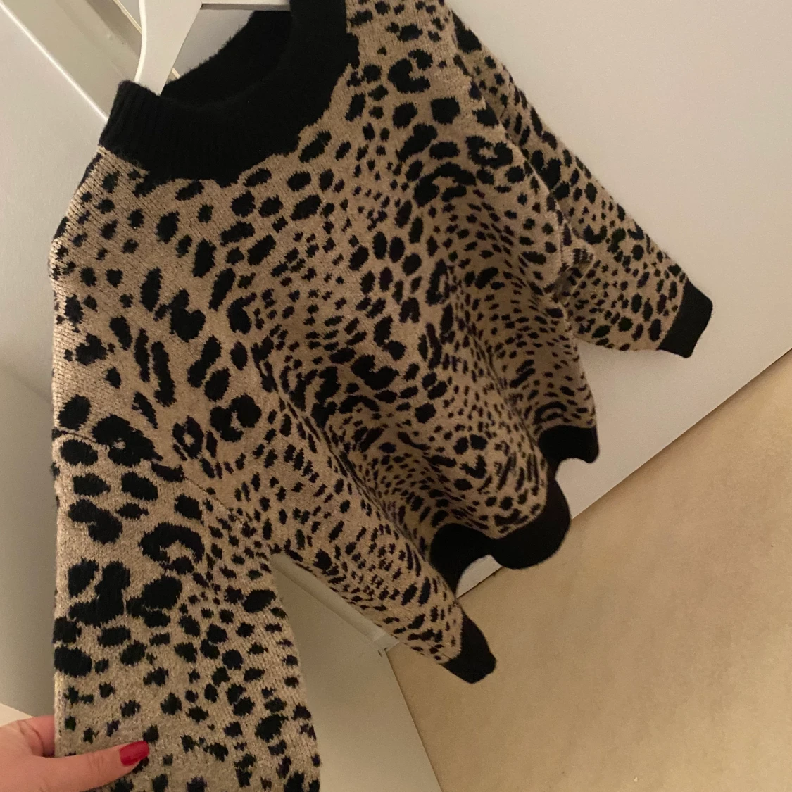 Leopard mönstrad tröja  - 90