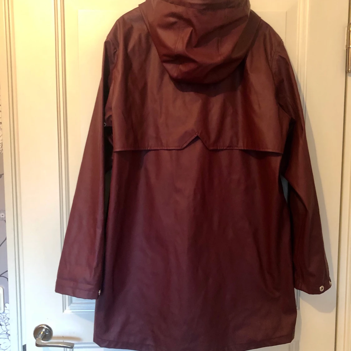 Snygg halvlång regnjacka - 90