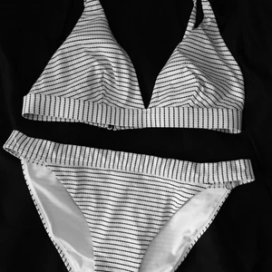 Hm bikini - Svartvit randig bikini